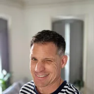 Matthieu Daumain, consultant en visibilité Google et IA, à Narbonne